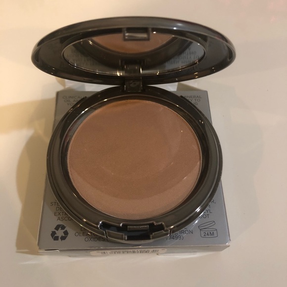 COVER FX Other - COVER FX Highlighting Powder SUNLIGHT
